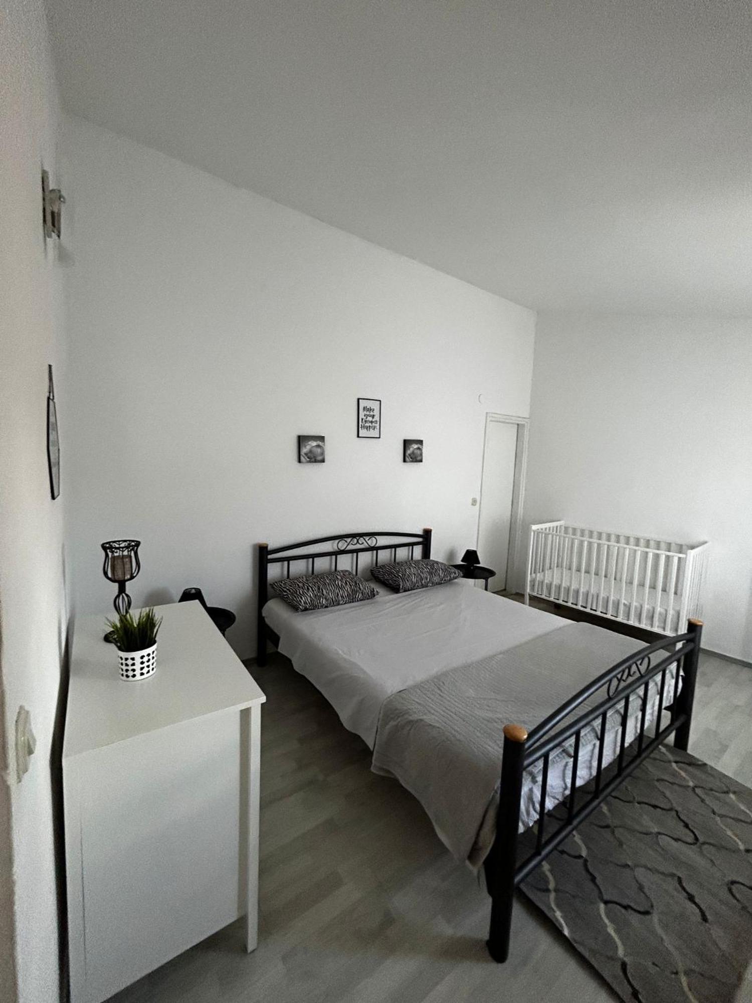 Apartments Petrovic Pirovac Extérieur photo