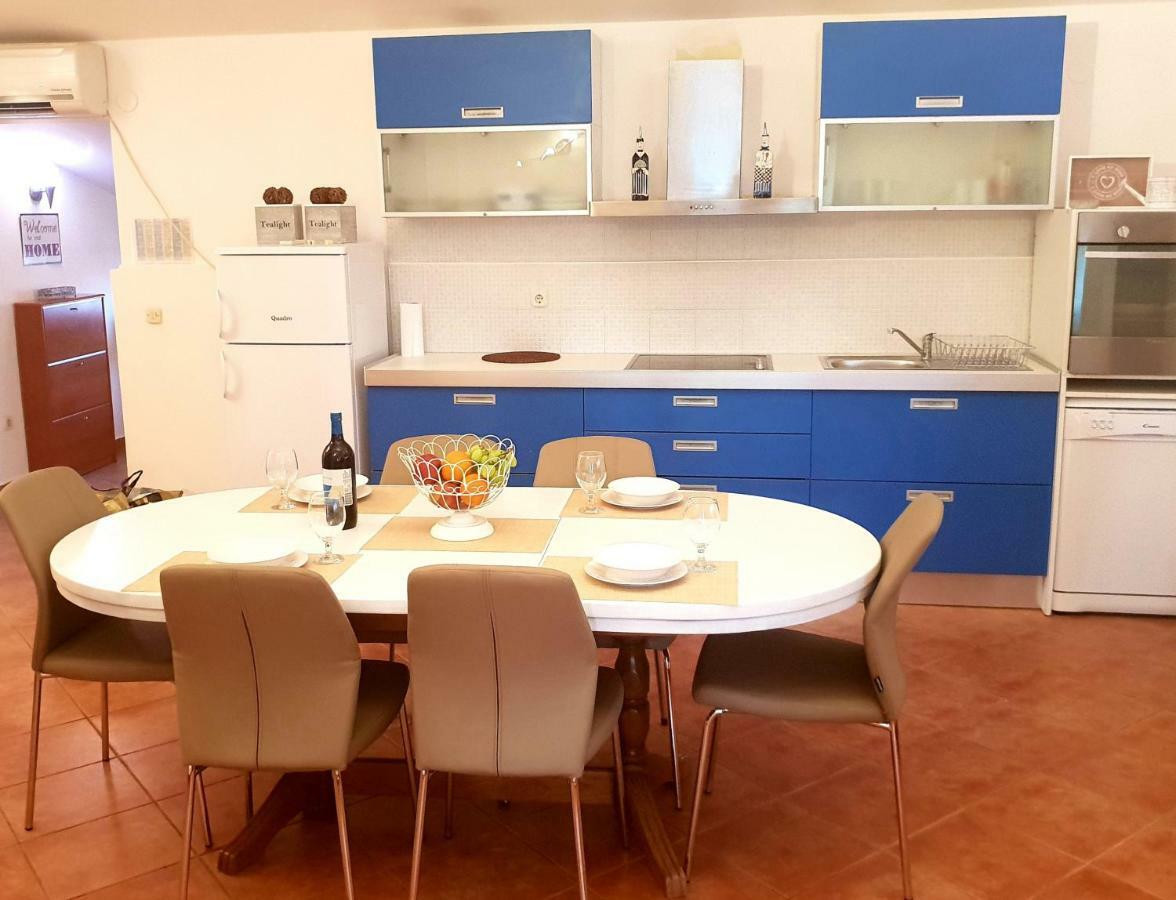 Apartments Petrovic Pirovac Extérieur photo